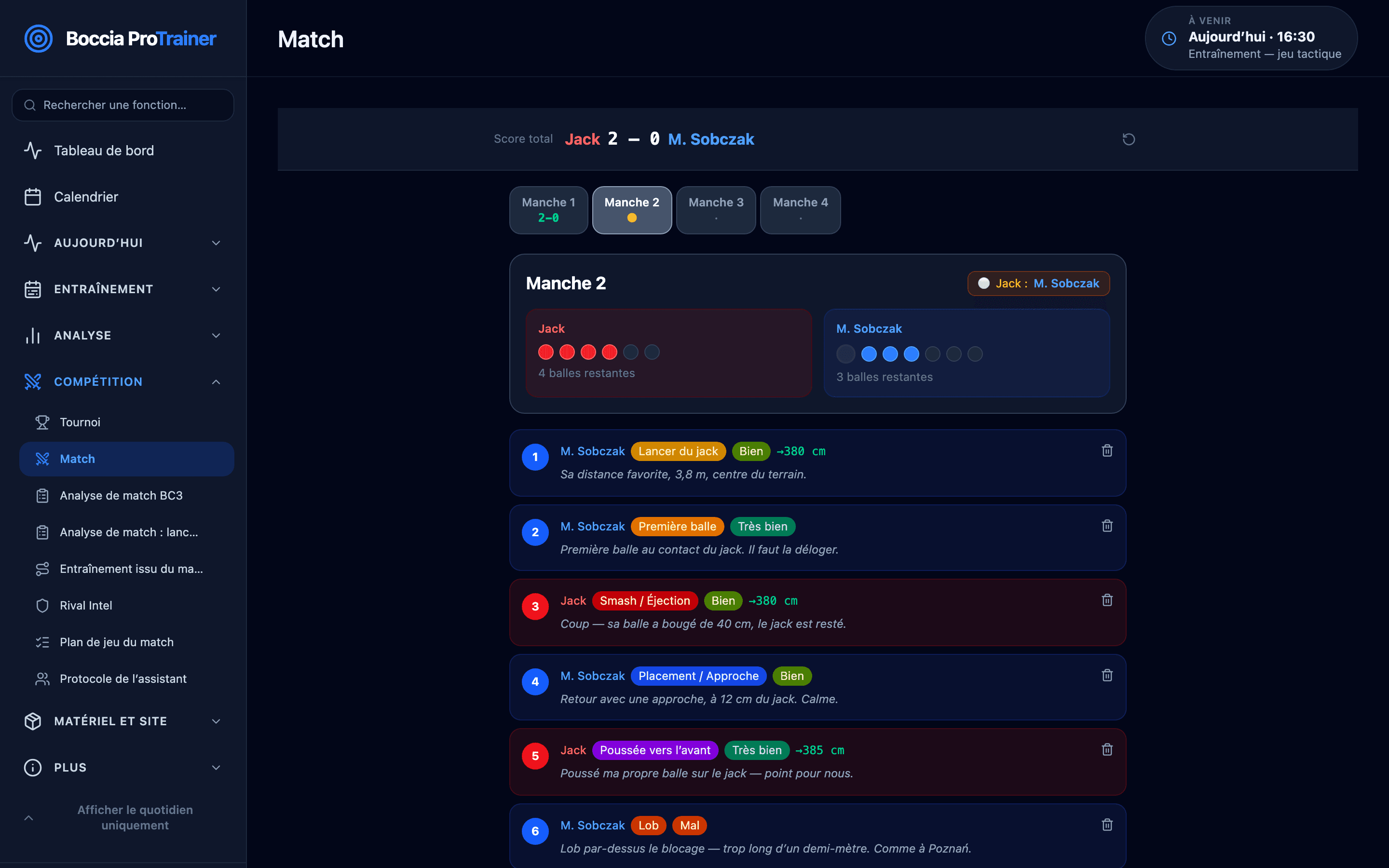 Match en direct : score 2–0, manche 2 en cours, balles restantes des deux joueurs et liste des lancers avec type de lancer, note, distance et commentaire de l’entraîneur pour chaque lancer.