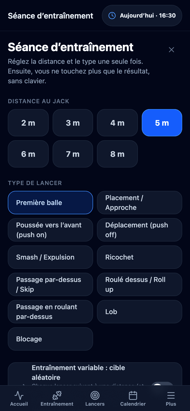 Séance d’entraînement sur téléphone : distance au jack de 2 à 8 m, type de lancer (première balle, poussée, frappe, ricochet, lob, blocage) et option d’entraînement variable.